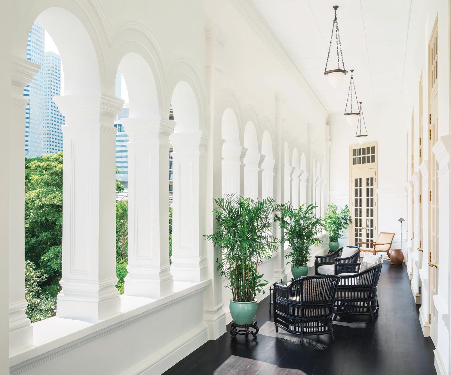  Raffles Hotel Singapore: Timeless Luxury 