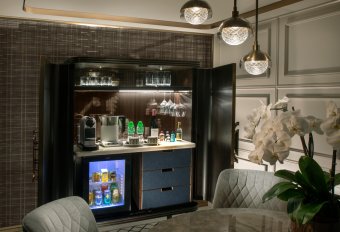 Windsor Suite Minibar 