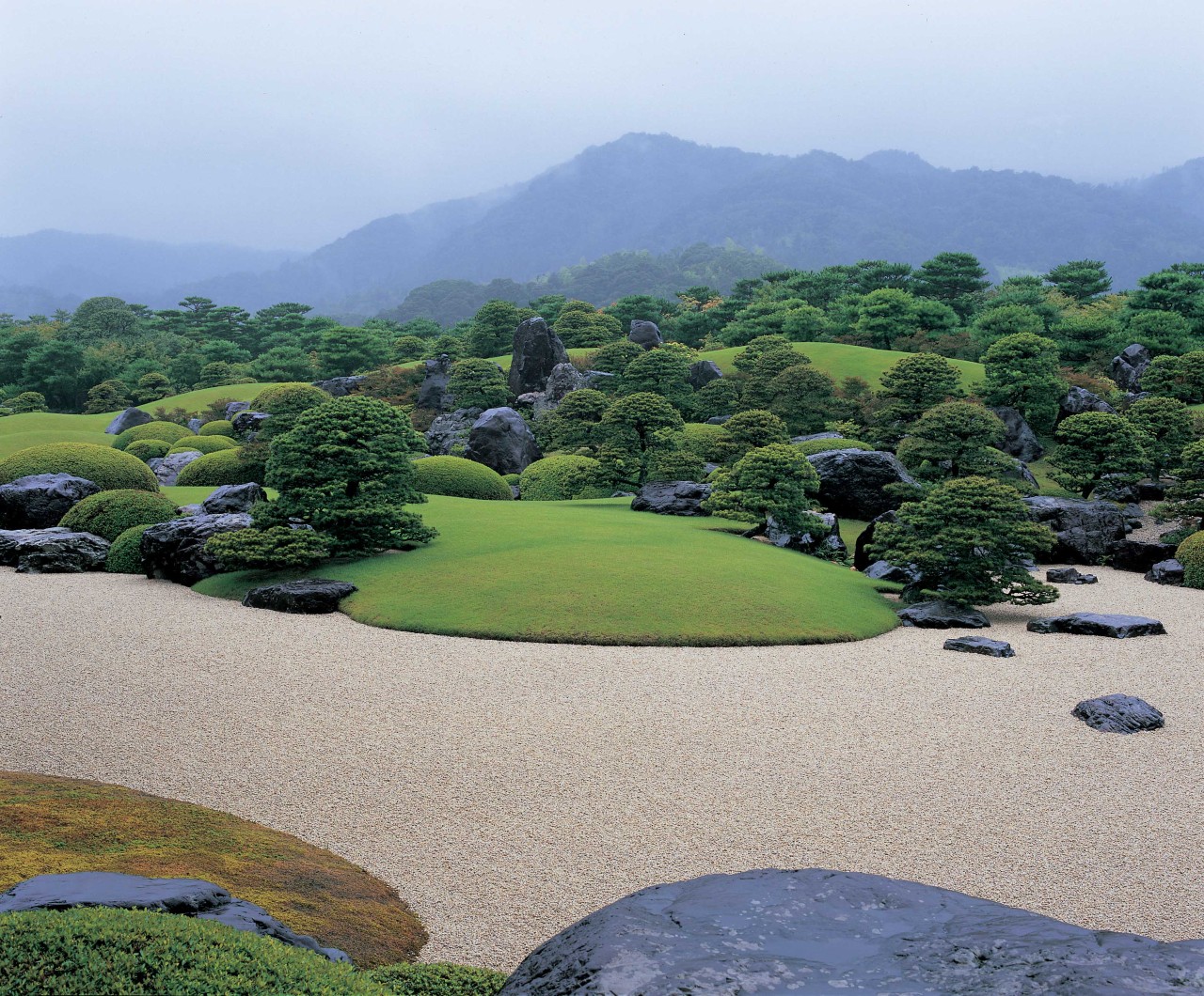 Soothing Garden Scenery in Shimane Prefecture