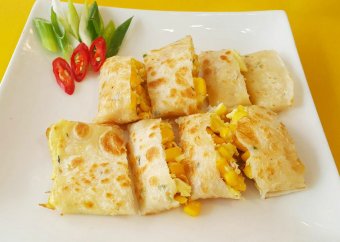 Chinese omelet with corn