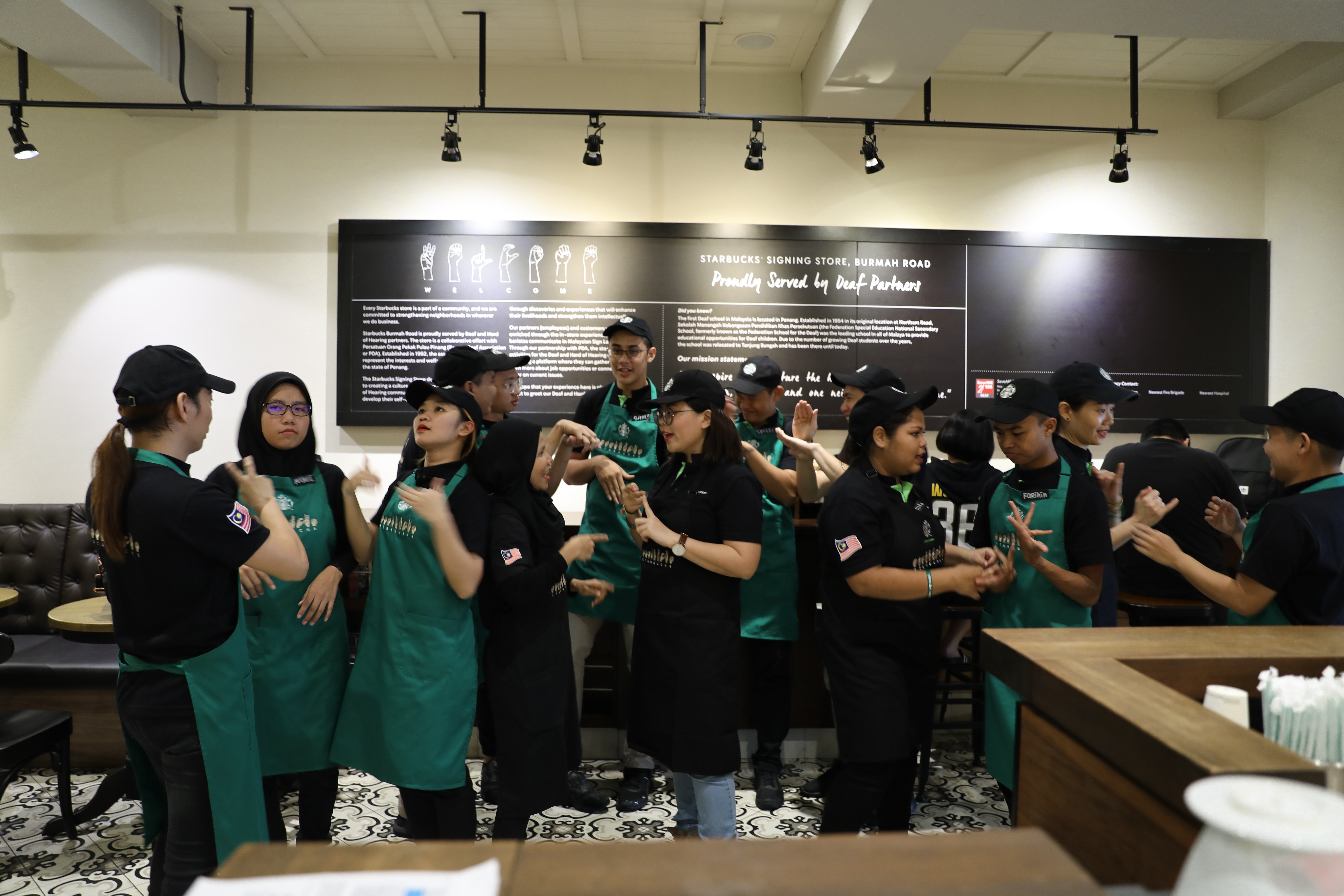 星巴克在槟城开设全球第4家手语店
