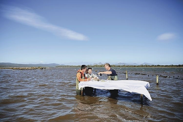 Saffire Freycinet luxury hotel ©Tourism Tasmania