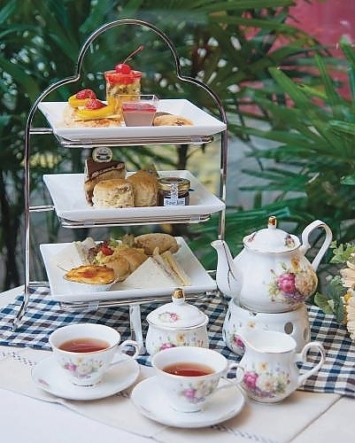 Signature Traditional 3 Tier English Afternoon Tea Set