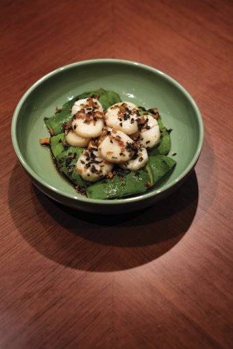 Scallop and avocado may seem unrelated, but it tastes refreshing and delicious.