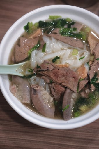 ChiuChownese Noodle Shop :The Chiu chow-style slow-cooked pork soup noodles.