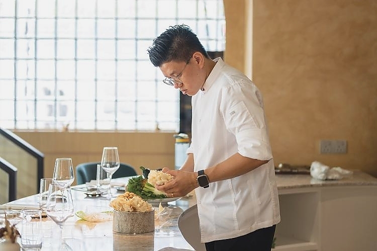 Chef Joshua Ho