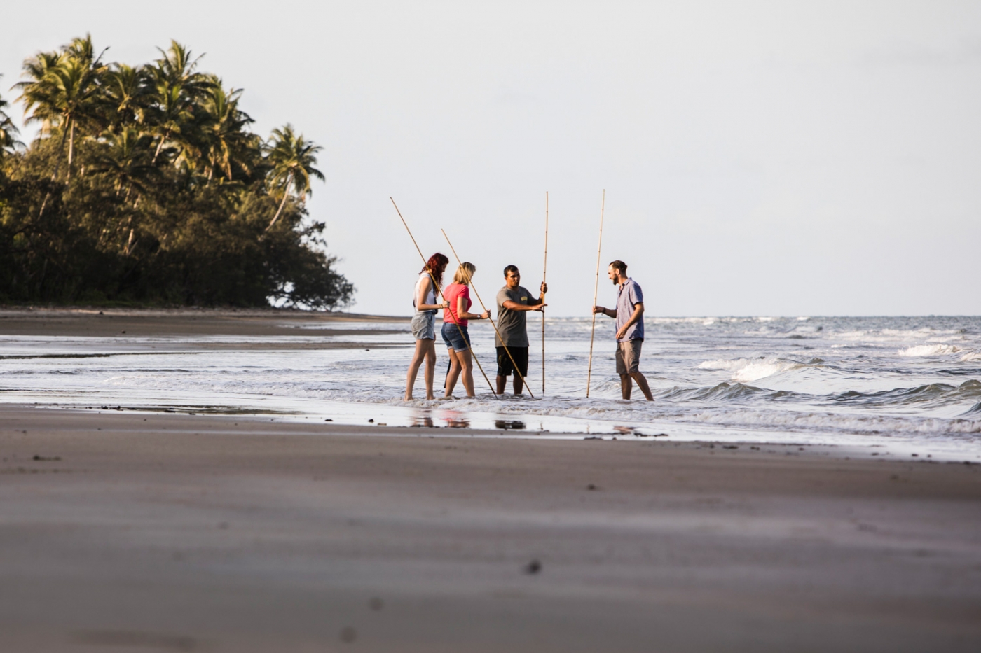 Walkabout Cultural Adventures, QLD © Tourism Australia