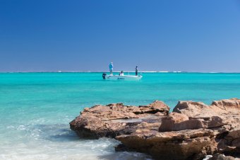 Ningaloo Fly Fishing, Exmouth, WA © Tourism Australia