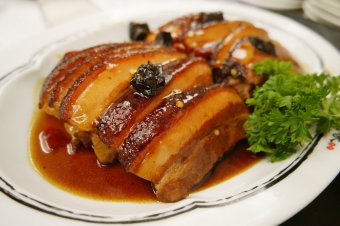 Braised Pork Belly with Sarcodon Mushroom