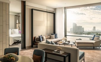 Four Seasons Executive Suite
