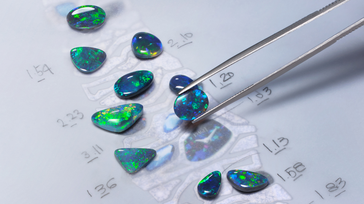 Piaget: Shapes of Extraleganza