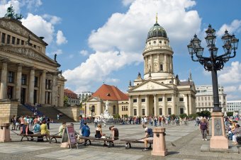 French Cathedral and Concert Hall on Gendarmenmarkt © visitberlin, Photo: Wolfgang Scholvien