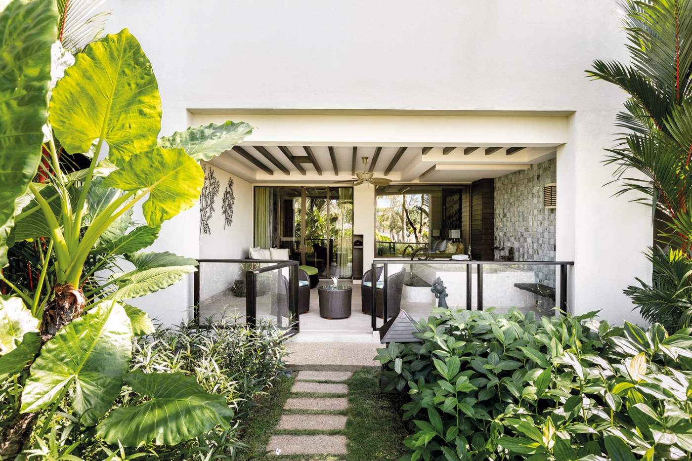 Ocean Wing Jr Suite Garden King