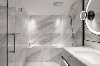 King Executive Suite - Bathroom