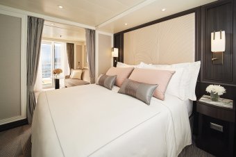 Deluxe Veranda Suite