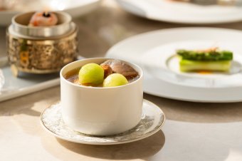 御品蜜瓜炖鸡汤 Slow Cooked Chicken Soup Cantaloupe and Ham