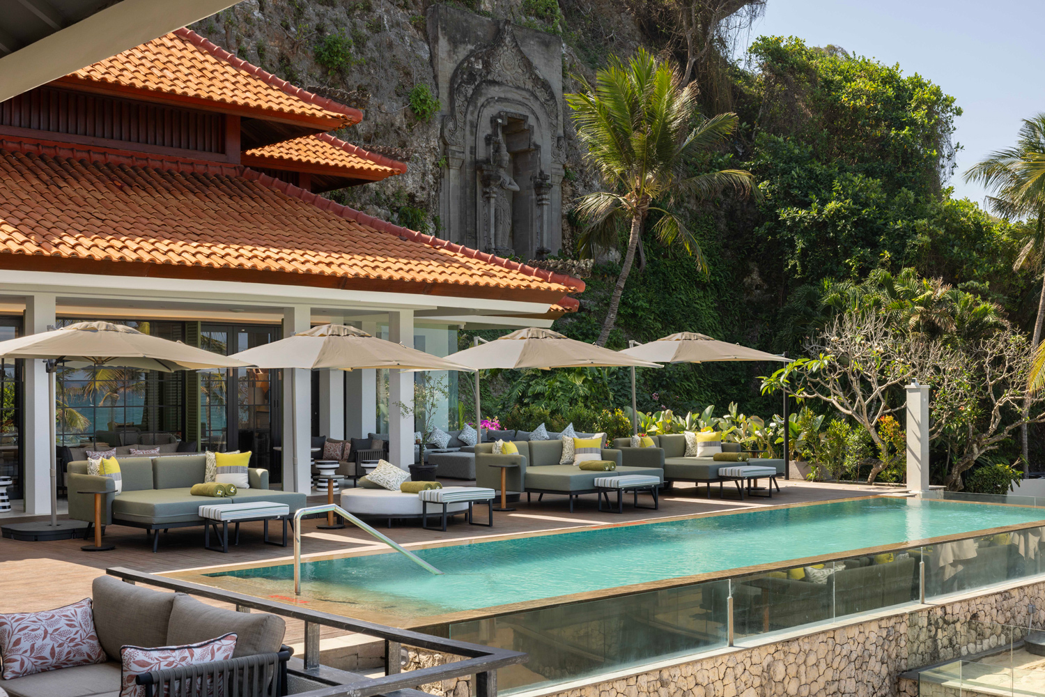 Designing Luxury: Elara Seaside Lounge and Bar | Hilton Bali Resort 