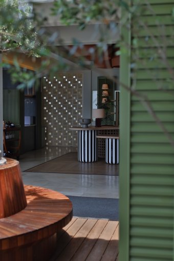 Elara Seaside Lounge © Hilton Bali Resort