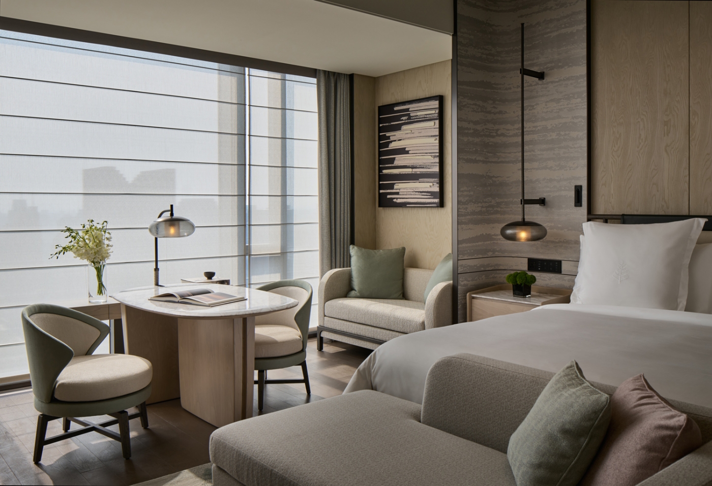 Guestrooms © Four Seasons Hangzhou Centre / Photographers: Seth Powers