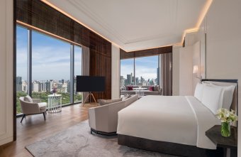 Suite Master Bedroom © The Ritz-Carlton, Bangkok