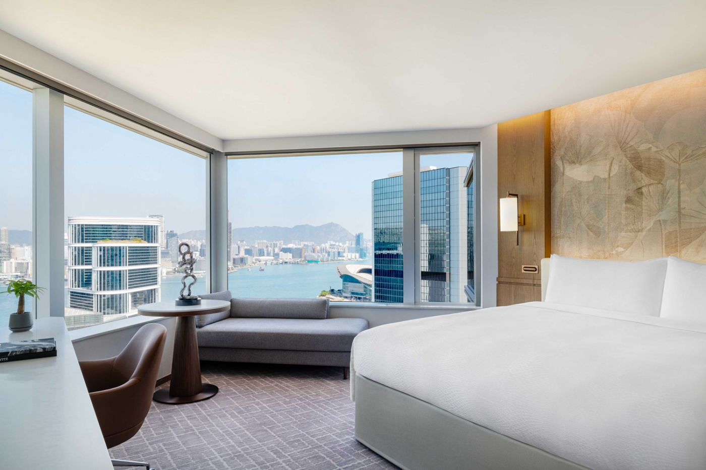 Infinity Harbour View King Bed Guest Room with Infinite Child
