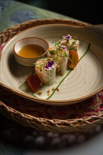 Plaza Premium First – Som Tum Roll