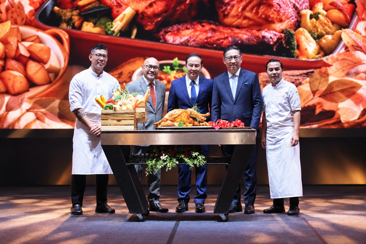 From left: Steve Ariffin, Chef de Cuisine; En. Silahuddin bin Jamaluddin, Executive Director, Melewar Industrial Group; Dato’ William Sat, Founder of Sannis Frozen Product; Justin Lee, General Manage and Norazizi Taslim, Executive Chef