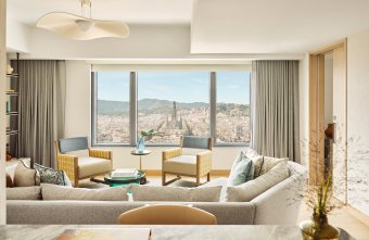 Club Suite - Living Room