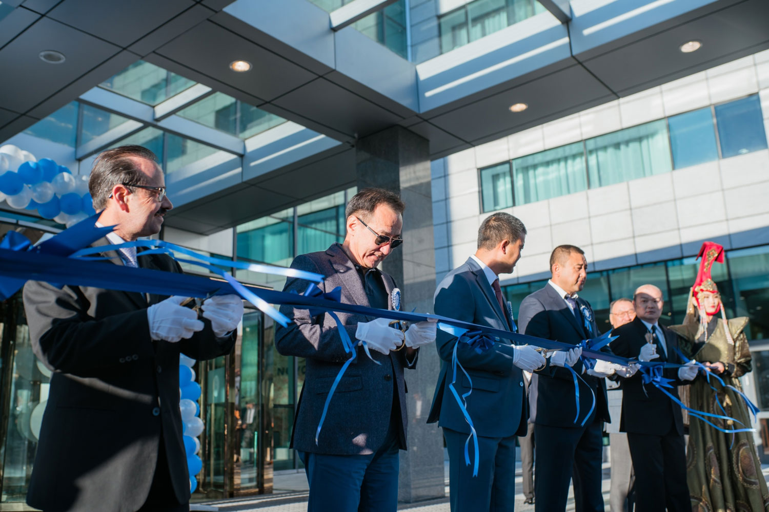 From left: Mr. Thierry Brinte - Vice President Operations, Grand Mercure and Mid-scale, AccorHotels Greater China, Mr. Tsogtbaatar- Minister of Foreign Affairs, Mongolia, Mr. Baldorj Battogtokh - Chairman, Khurd International, Mr.Choijilsuren Battogtokh - Parliament Member, Mongolia, Mr. Fabian Lee - General Manager, Novotel Ulaanbaatar, Mr. Tsengel - Minister of Tourism and Environment State Secretary, Mongolia.