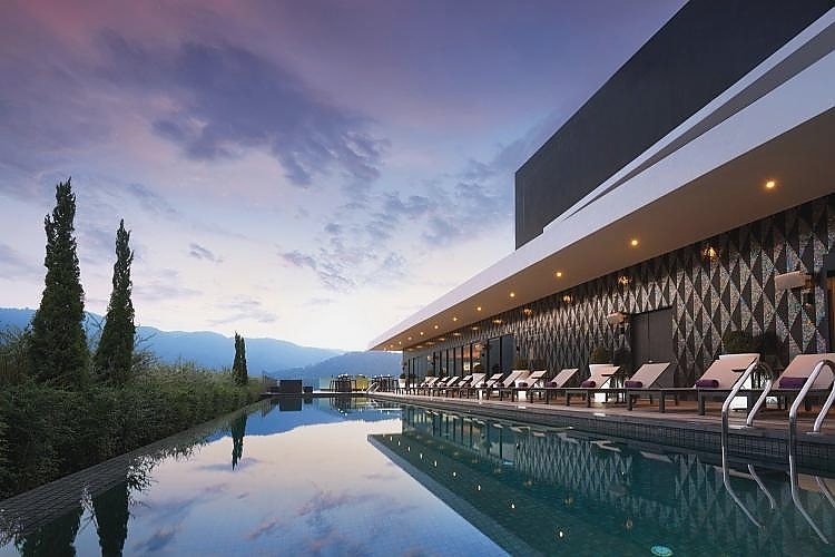 Rooftop Infinity Pool