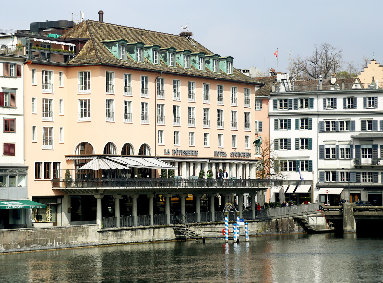 Hotel Storchen: 660年的传奇酒店