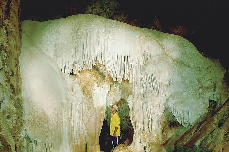 Geo Park - PhuPhaPetch Cave